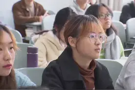 中国妇女发展纲要：在校女研究生比重达50.6%视频封面