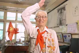 初心之路｜中国第一批少先队辅导员：70年践行周总理嘱托视频封面
