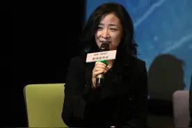 杨婷再次执导加缪作品，话剧《误会》脱胎于《局外人》图片