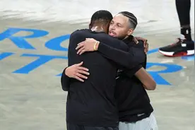 25分钟22分！杜兰特满血归来，篮网NBA揭幕战大胜勇士图片