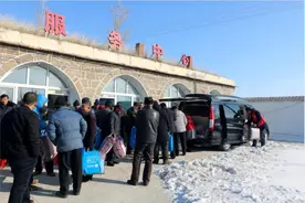 精准扶贫 为爱前行图片