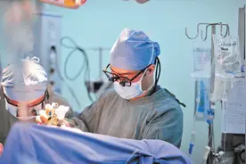 搭建“生命之桥”：北京安贞医院心外“高手”顾承雄做梦都在琢磨手术图片