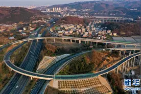 陕西安康实现“县县通高速”图片