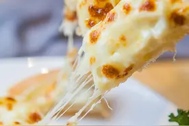 2020年度食谱推荐 | 菲滋意式餐饮：一口金黄拉丝的芝士条，大概就是芝士的力量吧图片
