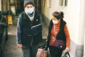 山东平度“扯被子救人”被砸伤者出院，仍需进行二期手术图片