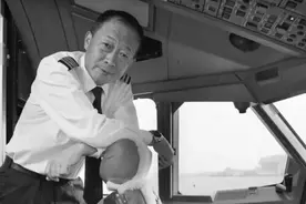 “最美机长”贺中平离世图片