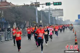 四千余跑者陕西三原跑“微马”促全民健身与文旅产业“联动”图片