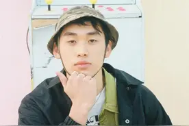 还记得林依轮的大儿子林子濠吗？他现在是潮牌的主理人？图片
