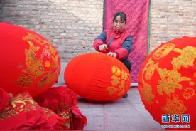 河北内丘：留守妇女家门口就业促增收图片