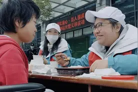 韩红携手湖南卫视推出纪录片，聚焦爱心百人援滇心灵之旅图片