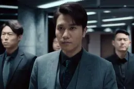 犯罪悬疑剧《阳光之下》开播评分高达7.9分 网友：剧情紧凑，演员演技在线图片
