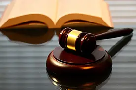 男子在深圳图书馆等地搭讪，骗550万猥亵多人！获刑19年图片