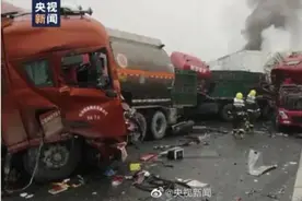 揭秘“高速杀手”——团雾图片