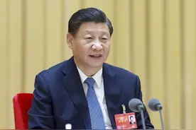 习近平在中央农村工作会议上强调 坚持把解决好“三农”问题作为全党工作重中之重 促进农业高质高效乡村宜居宜业农民富裕富足 李克强主持 栗战书汪洋王沪宁赵乐际韩正出席图片