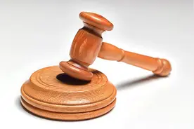 妻子婚内出轨产下私生子，丈夫还被打伤残，法院判了图片