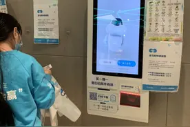 北京超市限塑亮招，可降解塑料袋、可租赁购物筐上岗图片