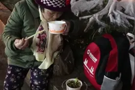 餐厅每晚将未售完饭菜赠农民工：善与爱，让人间值得图片
