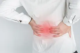 总是腰疼？这几个简单动作能有效缓解！一起看看吧视频封面