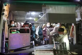 河北衡水110名医护人员紧急驰援藁城图片