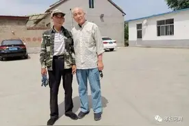 难忘坐在石头上看电影的知青岁月图片
