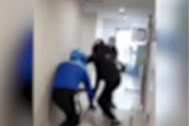 骑手与外卖商户因送餐问题大打出手，警方：双方已和解视频封面
