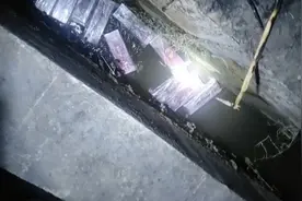 云南陇川查获利用边境水沟走私案，七百余条香烟密封顺流入境视频封面