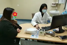 男子每天洗澡出事了！医生：近期高发，别用错了肥皂图片