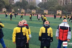 图集 | 当人类幼崽遇上成都下雪 网友：我小时候也这样图片