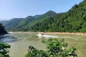 加强边境疫情防控！云南勐腊抵边村寨实行24小时封闭管理管控图片