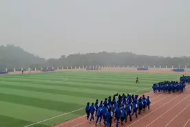震撼！课间操“练武术”？别人家的学校又火了……图片