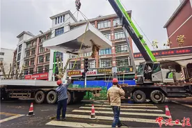 常德市城区人民路新建人行天桥 缓解交通压力图片