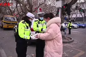 爱心早餐暖胃更暖心！现代快报“与爱同行·暖冬行动”温暖起航图片