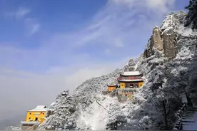 雪后九华山：冰雪裹山林，日映更多姿图片