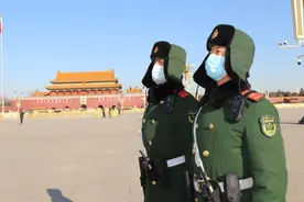 口罩冻住，眉毛结霜！极寒天气中，天安门哨兵坚守祖国心脏图片