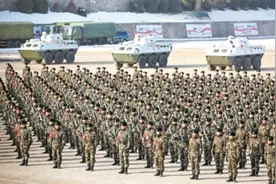 统帅令出三军动 只争朝夕砺精兵图片