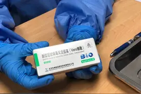 直击丨打完更好去战斗！上海市六医院百名医护接种新冠疫苗，瑞金中山华山均已“开打”图片