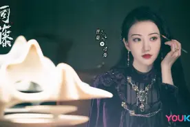 旗袍搭配马丁靴？古装剧里越野车乱入？景甜新剧《司藤》今晚开播图片