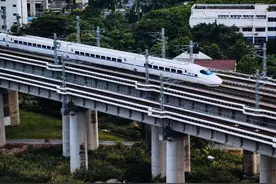 6月25日零时起，佛山西站首次开行动车直达珠海长隆图片