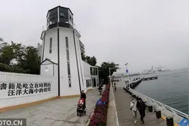 广东深圳：面朝大海 屋暖书开图片