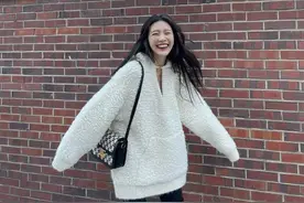 赵露思说她冬天最爱毛毛衣了图片