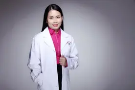 国医大师邓铁涛教授嫡传弟子徐丹苹加盟中大八院图片