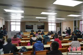 河北衡水首批医疗救治团队紧急驰援石家庄 主要从重症医学科抽调图片