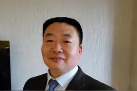 郭军胜：打造果实飘香的大道 高速公路和铁路旁的景观绿化带种上果树可好？图片