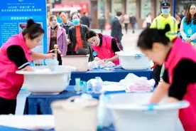 服务业占GDP半壁江山，重庆推动现代服务业见成效图片