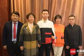 出狱两个月后，于欢完成人生首次旅行：“看到了大海”图片