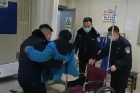 壹现场丨医院仨保安救人获奖励，救人者：把钱捐给伤者图片
