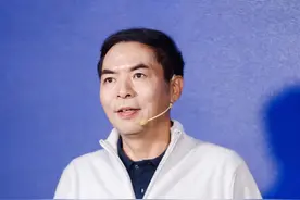 剧透新版本，复盘十年，“微信之父”张小龙用这两个词来形容（附张小龙演讲全文）图片
