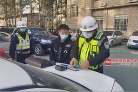 深夜在民族大道开车“炸街”，南宁两名赛车“发烧友”被罚图片