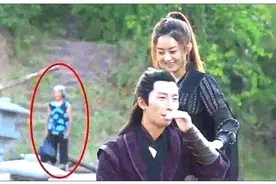 穿运动鞋拍古装戏很常见，全看现场是否自律丨业内说图片