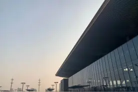 北京公交调整5条线路 增发地铁区间车接驳北京朝阳站图片